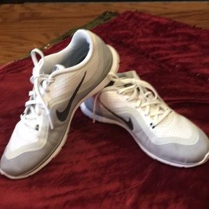 Nike white and gray size 7.5 tennis shoes